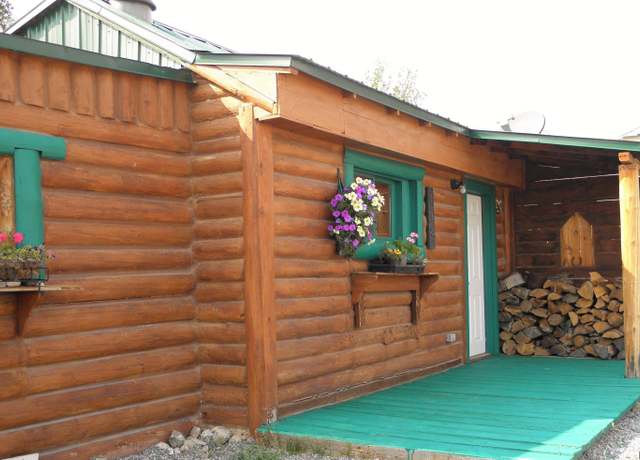 Property at 118 Mercantile St, Dubois, WY 82513, 1 bath