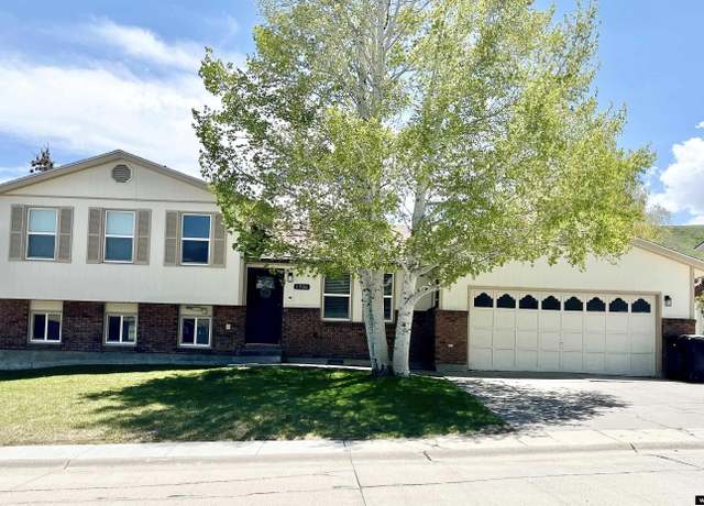 Property at 1906 Dell Rio Dr, Kemmerer, WY 83101, 4 beds, 2.5 baths