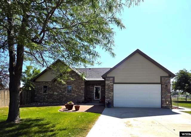 Property at 4227 Boles Rd, Casper, WY 82604, 3 beds, 2 baths