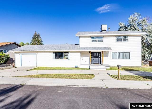 Property at 230 Jade St, Rock Springs, WY 82901, 5 beds, 3.5 baths