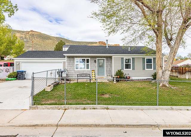 Property at 2185 Pennsylvania Blvd, Green River, WY 82901, 4 beds, 3 baths