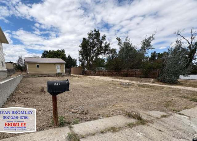 Property at 1420 S Kenwood St, Casper, WY 82601