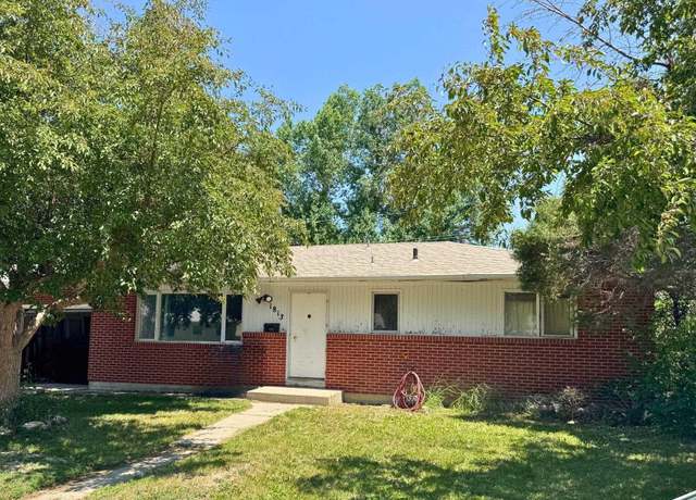 Property at 1813 Cody Ave, Casper, WY 82604, 3 beds, 1.5 baths