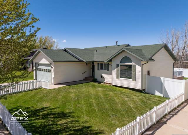 Property at 114 Carriage Dr, Evanston, WY 82930, 3 beds, 1.75 baths