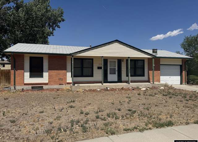 Property at 1310 Rose Marie Dr, Riverton, WY 82501, 4 beds, 2.75 baths