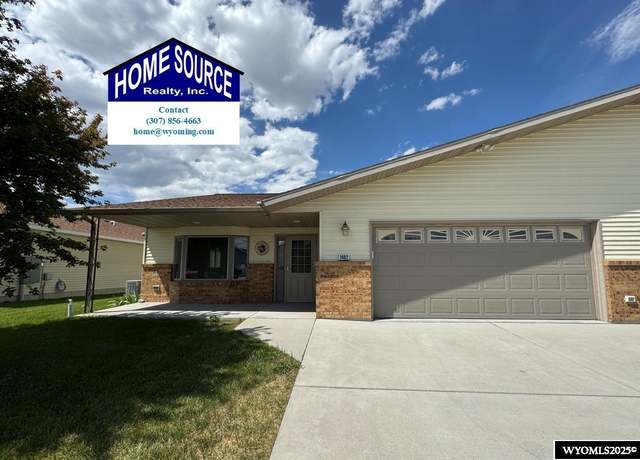 Property at 1402 Pioneer Ave, Riverton, WY 82501, 2 beds, 2 baths