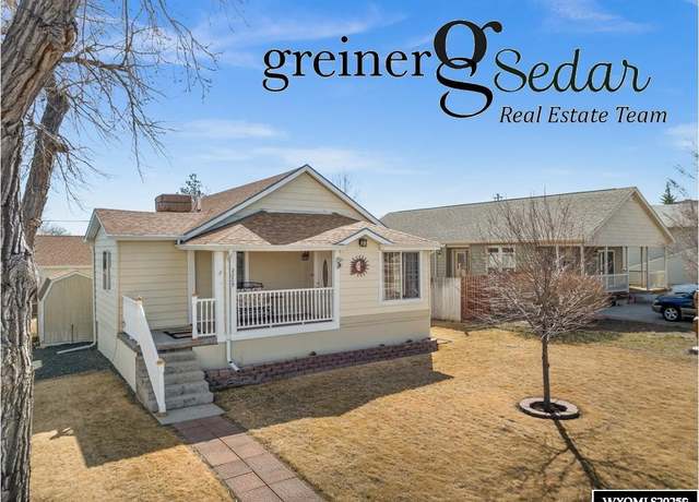 Property at 2029 Oakcrest Ave, Casper, WY 82601, 3 beds, 2 baths