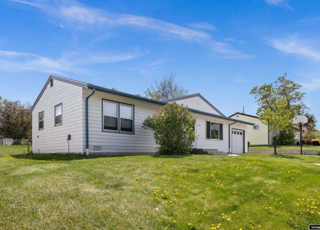 Property at 2931 Knollwood Dr, Casper, WY 82604, 3 beds, 1.5 baths