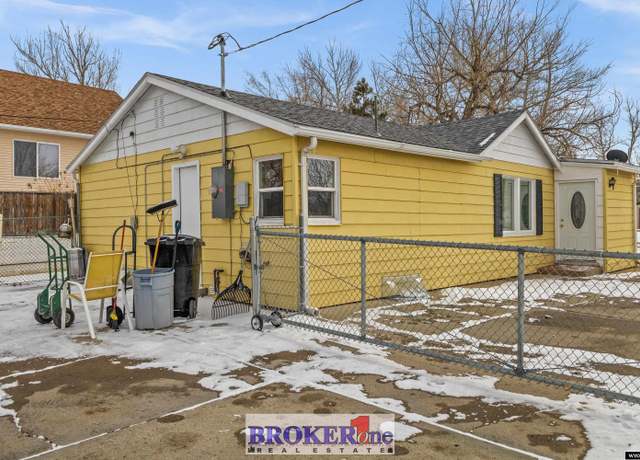 Property at 2210 5th St, Casper, WY 82609, 2 beds, 1 bath