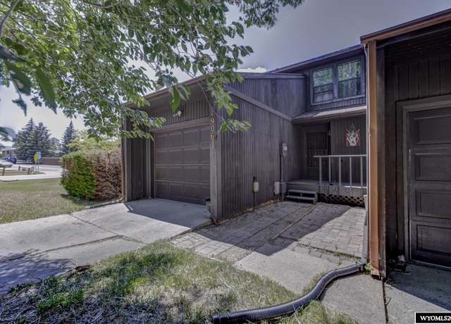 Property at 1906 E 21st St, Casper, WY 82609, 3 beds, 2.5 baths