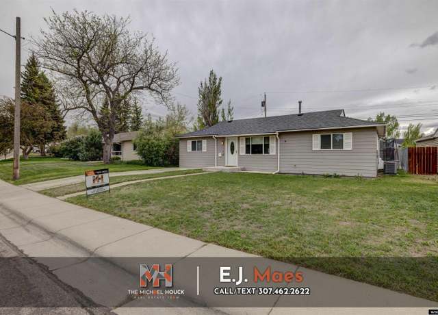 Property at 240 N Colorado Ave, Casper, WY 82609, 3 beds, 2 baths