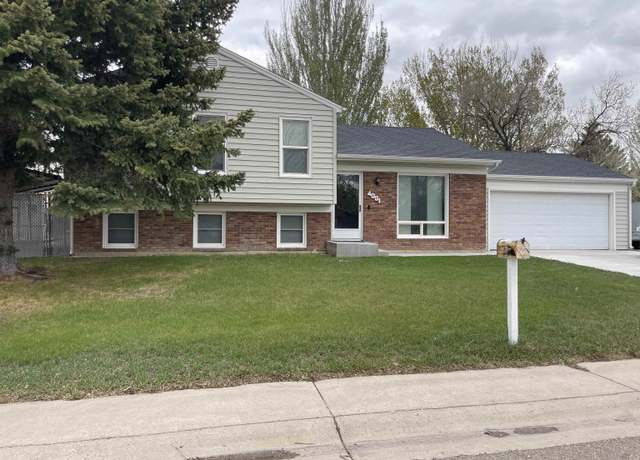 Property at 4001 Monroe Dr, Rock Springs, WY 82901, 4 beds, 2 baths