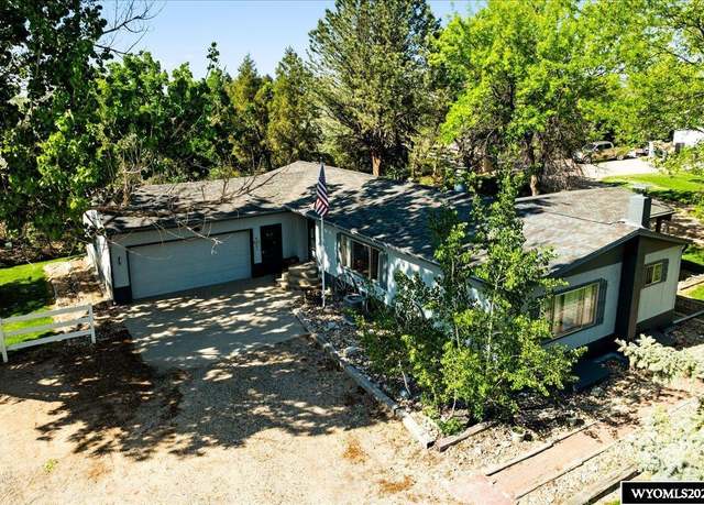 Property at 800 E 30th Ave, Torrington, WY 82240, 3 beds, 2 baths