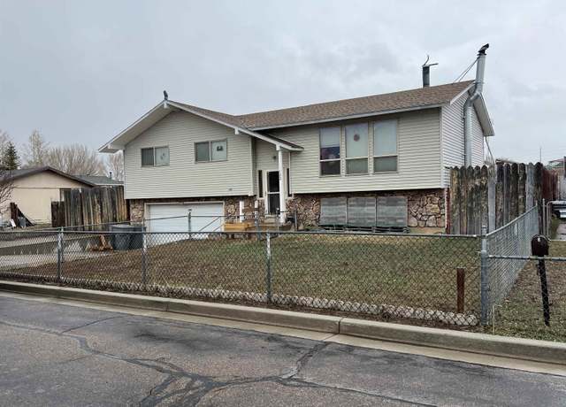 Property at 122 Independence, Evanston, WY 82930, 3 beds, 2.5 baths