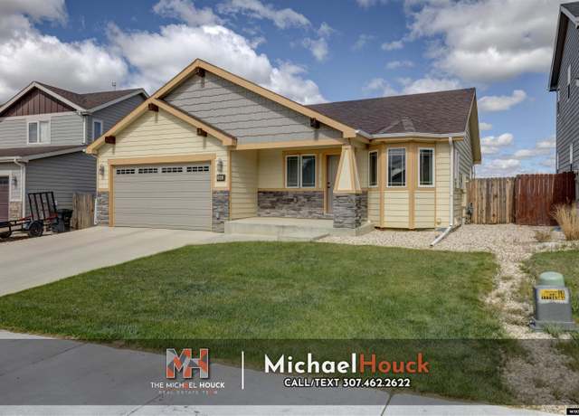 Property at 890 Pebble Mountain Dr, Casper, WY 82604, 2 beds, 1 bath