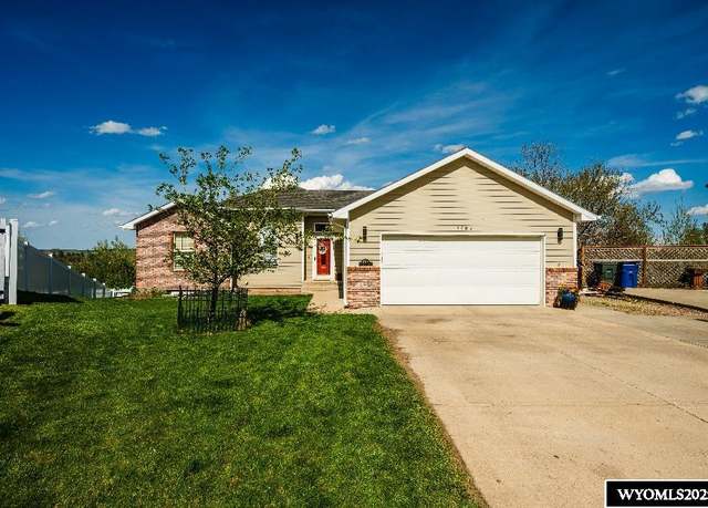 Property at 1705 N Heights Cir, Sheridan, WY 82801, 5 beds, 3 baths