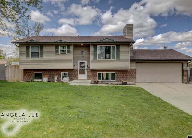 Property at 348 Zinnia St, Casper, WY 82604, 3 beds, 1.75 baths