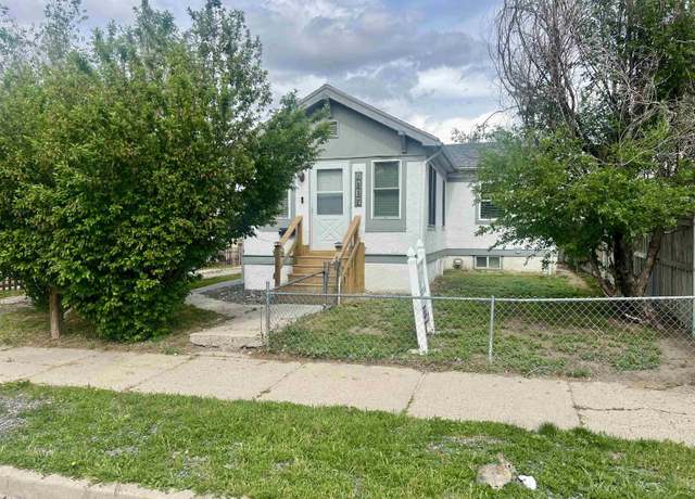 Property at 1237 S Cherry St, Casper, WY 82604, 4 beds, 3 baths