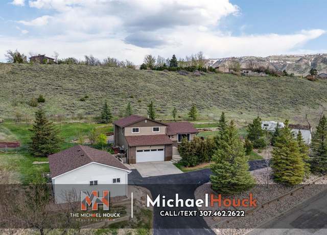 Property at 5155 Saddlestring Rd, Casper, WY 82601, 3 beds, 2 baths