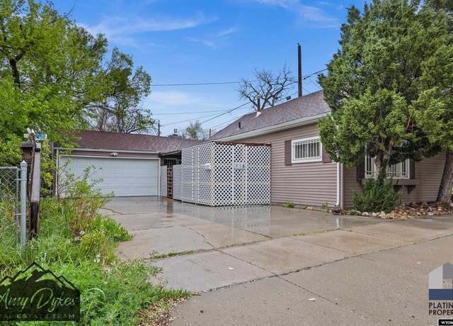 Property at 718 E 5th St, Casper, WY 82601, 2 beds, 1.75 baths
