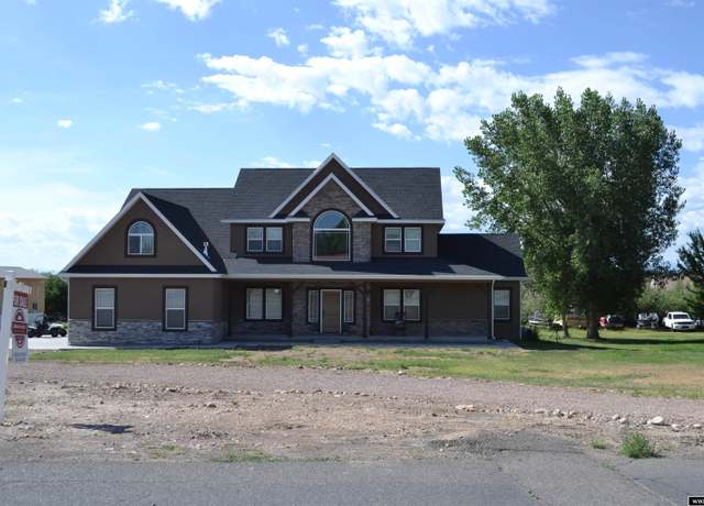 Property at 1709 Mountain View Dr Dr, Lyman, WY 82937, 5 beds, 2.5 baths