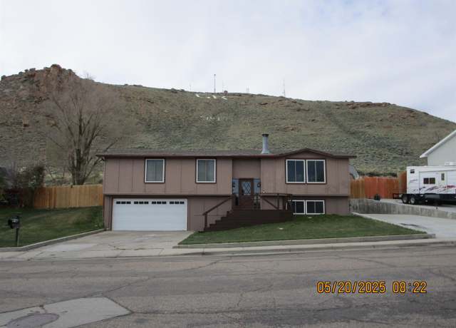 Property at 670 Easy St, Green River, WY 82935, 3 beds, 2 baths