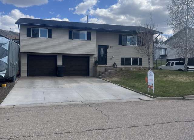 Property at 307 Hansen Ave, Evanston, WY 82930, 3 beds, 2 baths