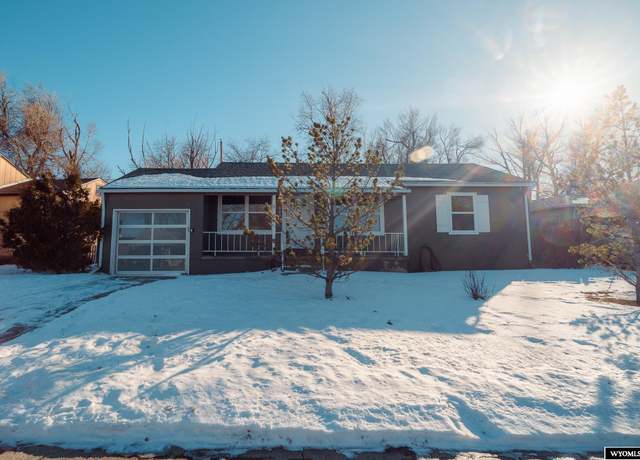 Property at 1605 Hyview Dr, Casper, WY 82604, 3 beds, 1 bath