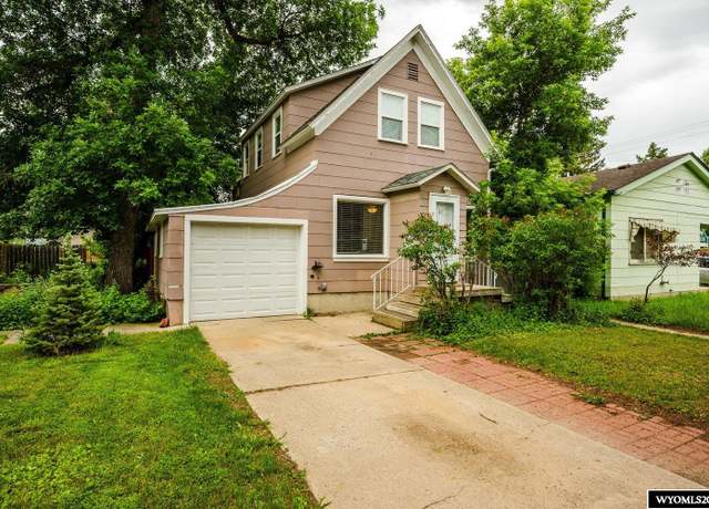 Property at 45 Bellevue Dr, Sheridan, WY 82801, 3 beds, 1.5 baths