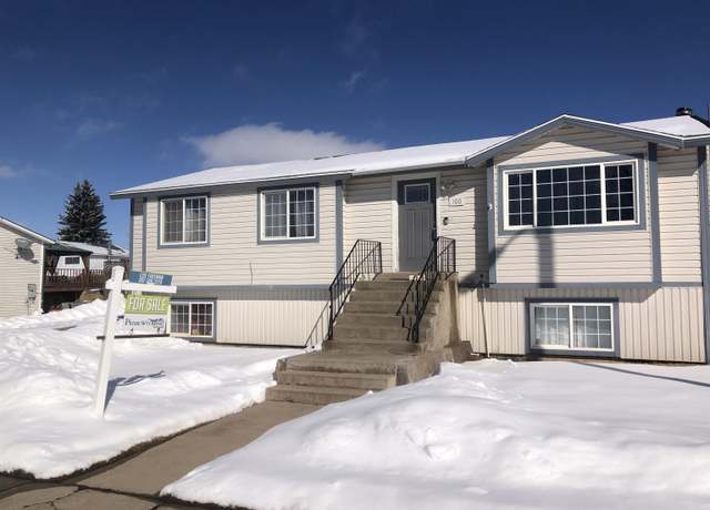 Property at 100 Colonial Avenue Ave, Evanston, WY 82930, 5 beds, 2.5 baths