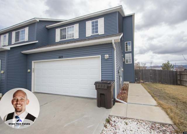 Property at 683 6th St, Evansville, WY 82636, 3 beds, 1.5 baths