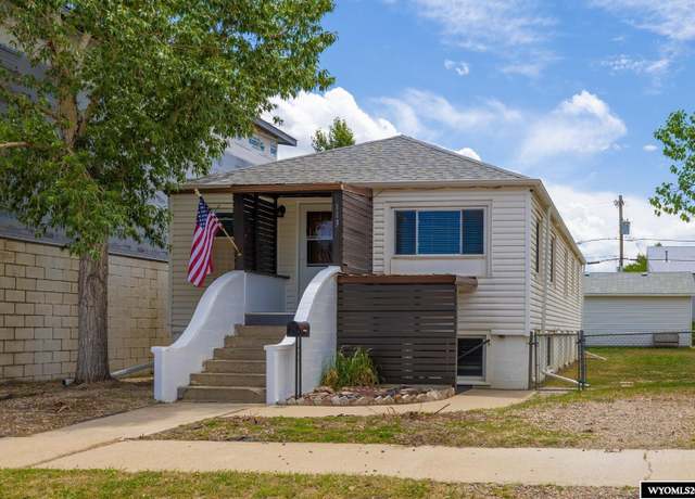 Property at 113 W J St, Casper, WY 82601, 4 beds, 2 baths