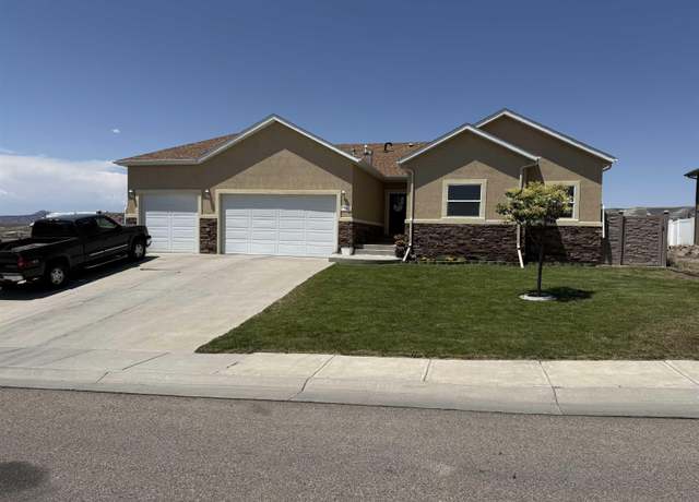 Property at 100 Chardonnay Lane Ln, Rock Springs, WY 82901, 5 beds, 3 baths