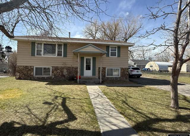 Property at 655 Amoretti St, Lander, WY 82520, 4 beds, 2 baths