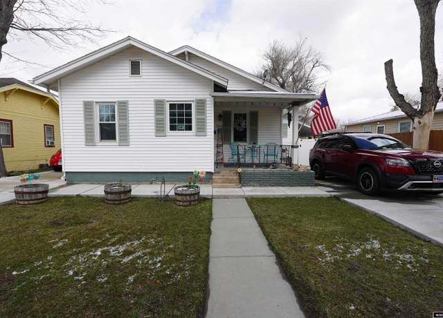 Property at 744 W 15th St, Casper, WY 82601, 3 beds, 2.5 baths
