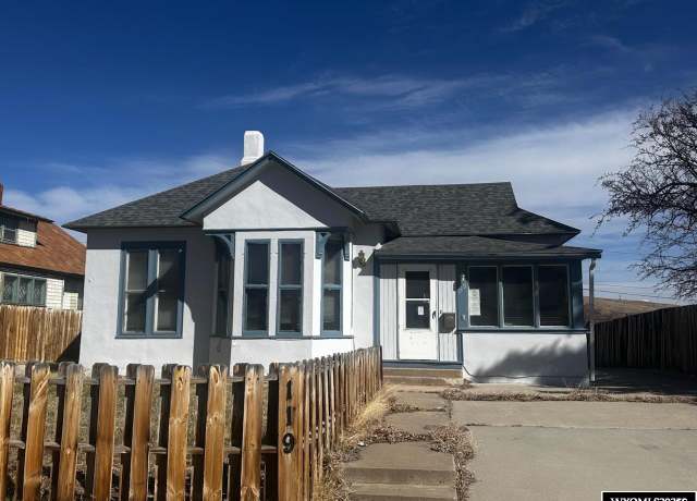 Property at 119 E Pine St, Rawlins, WY 82301, 2 beds, 1 bath
