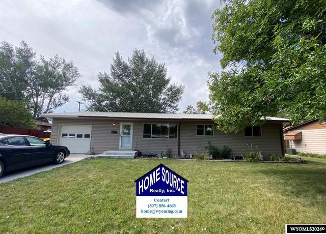 Property at 910 Moose Dr, Riverton, WY 82501, 4 beds, 2 baths