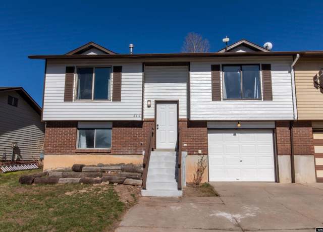 Property at 444 Crane Ave, Evanston, WY 82930, 4 beds, 1.75 baths
