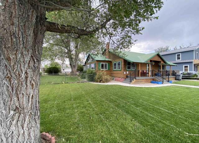 Property at 871 Garfield St, Lander, WY 82520, 5 beds, 3 baths