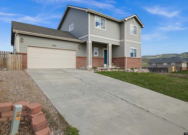 Property at 2521 Sagewood Ave, Casper, WY 82601, 4 beds, 3.25 baths