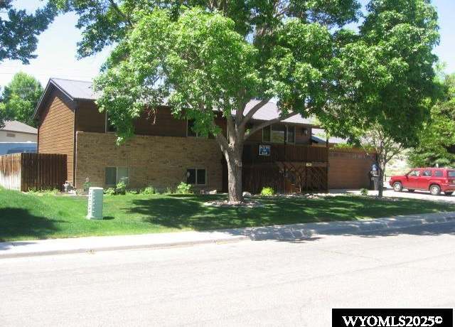 Property at 820 Stephens St, Green River, WY 82935, 4 beds, 2.75 baths