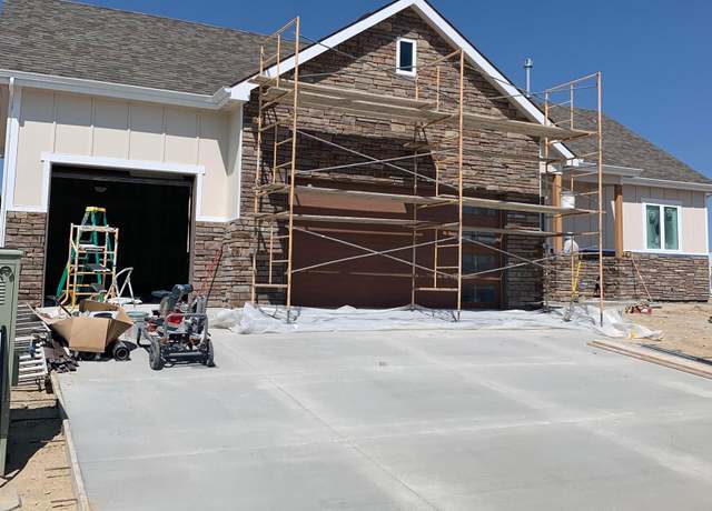 Property at 2740 Heathrow Ave, Casper, WY 82609, 3 beds, 2 baths