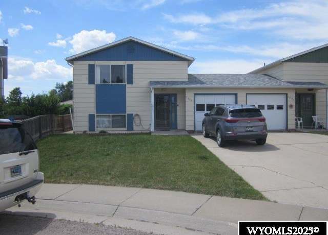Property at 1906 Chestnut Cir, Gillette, WY 82716, 3 beds, 1.5 baths