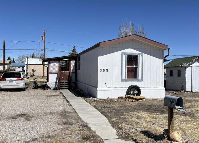 Property at 305 E Center St, Rawlins, WY 82301, 3 beds, 2 baths