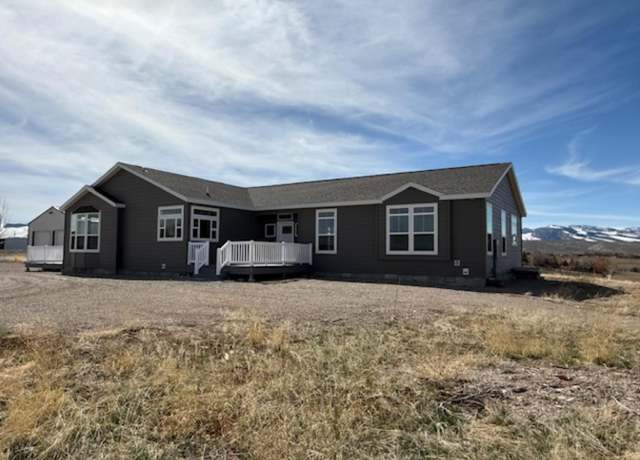 Property at 380 Longview Lane Ln, Lander, WY 82520, 3 beds, 2.5 baths