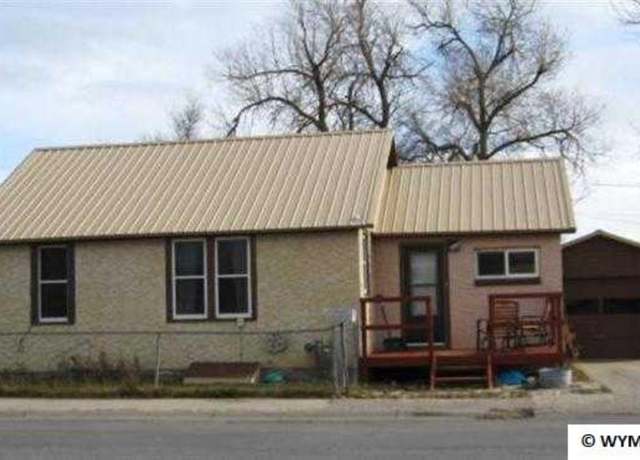 Property at 102 E Center St, Rawlins, WY 82301, 2 beds, 1 bath