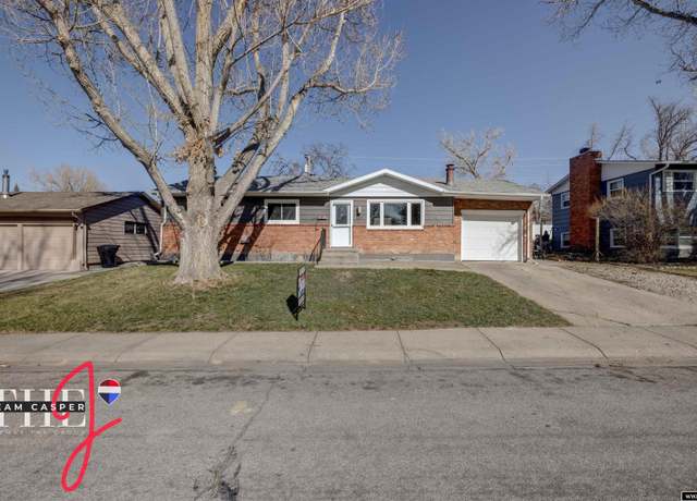 Property at 1301 Jamaica Dr, Casper, WY 82609, 5 beds, 2 baths