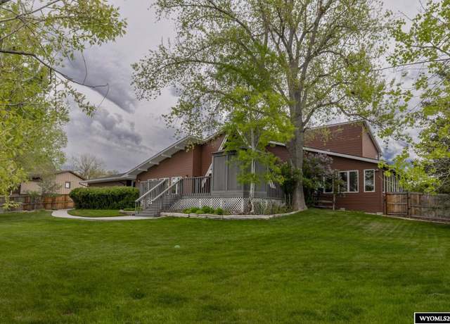 Property at 370 Aster St, Casper, WY 82604, 4 beds, 2.5 baths