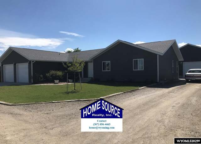 Property at 630 Wellington Ct, Riverton, WY 82501, 3 beds, 2.75 baths