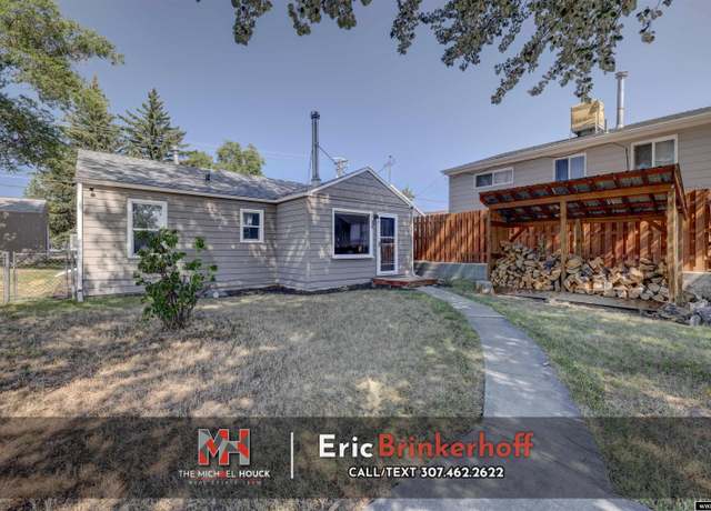 Property at 1128 S Jackson St, Casper, WY 82601, 3 beds, 1 bath